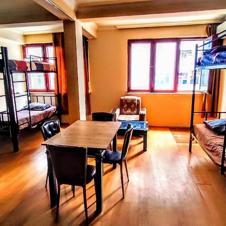 Masala Hostelバトゥーミ エクステリア 写真