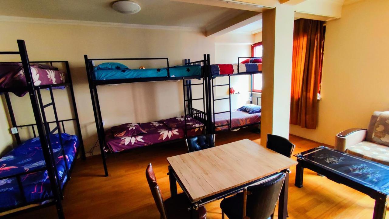 Masala Hostelバトゥーミ エクステリア 写真