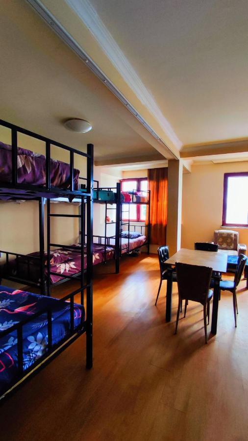 Masala Hostelバトゥーミ エクステリア 写真
