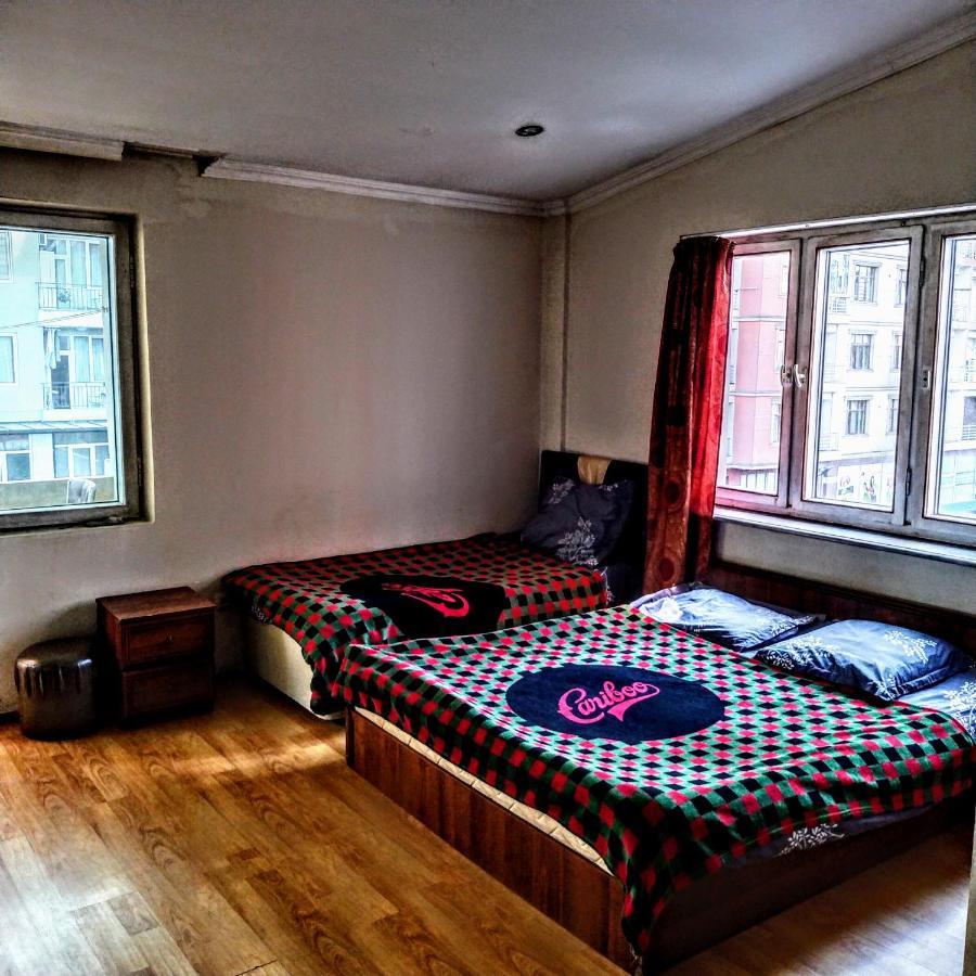 Masala Hostelバトゥーミ エクステリア 写真