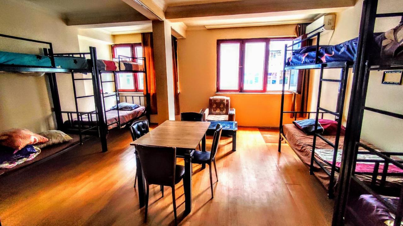 Masala Hostelバトゥーミ エクステリア 写真
