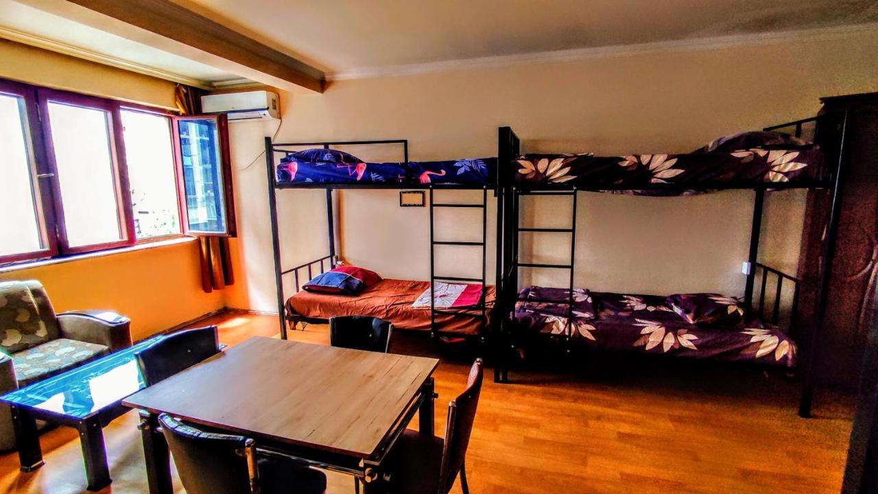 Masala Hostelバトゥーミ エクステリア 写真